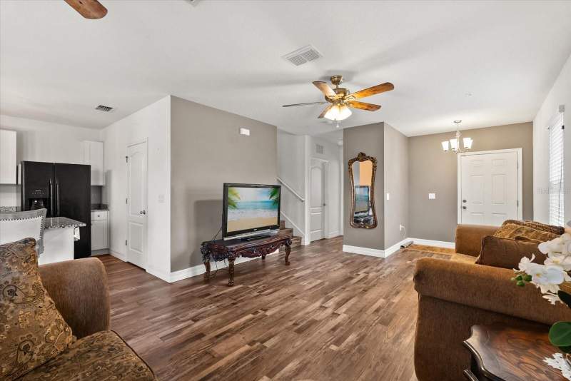 4 bedroom Townhouse at 4801 Apple Blossom Lane, Turtle Creek Ph 1A, St Cloud — photo 4