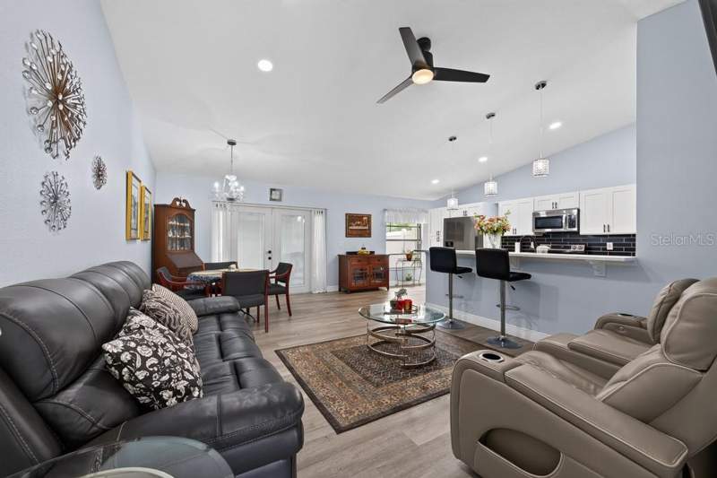 3 bedroom Townhouse at 8431 Wakulla Drive, Orange River Estates, Temple Terrace — photo 3
