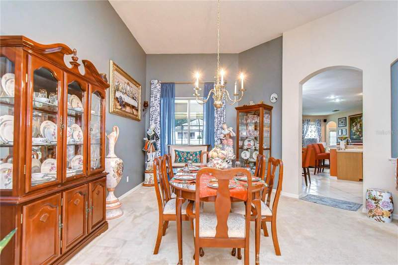 5 bedroom Single Family Residence at 2202 Longmore Circle, Bloomingdale, Valrico — photo 5
