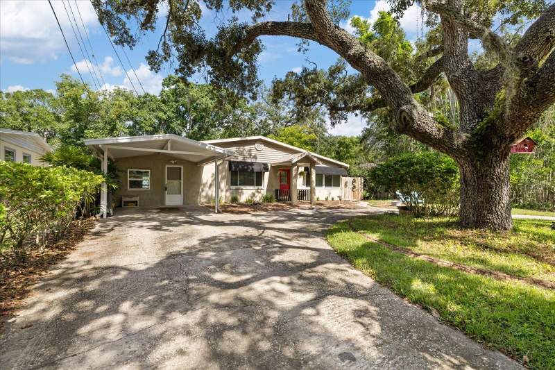 3 bedroom Single Family Residence at 12510 Noreast Lake Drive, Tampas North Side Cntry Cl, Tampa — photo 2