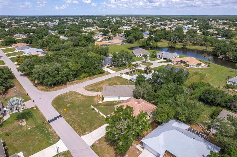3 bedroom Single Family Residence at 545 Encarnacion Street, Punta Gorda Isles Sec 20, Punta Gorda — photo 4