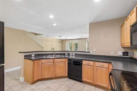 10818 Great Carlisle Court, Riverview FL - photo 8 of 25