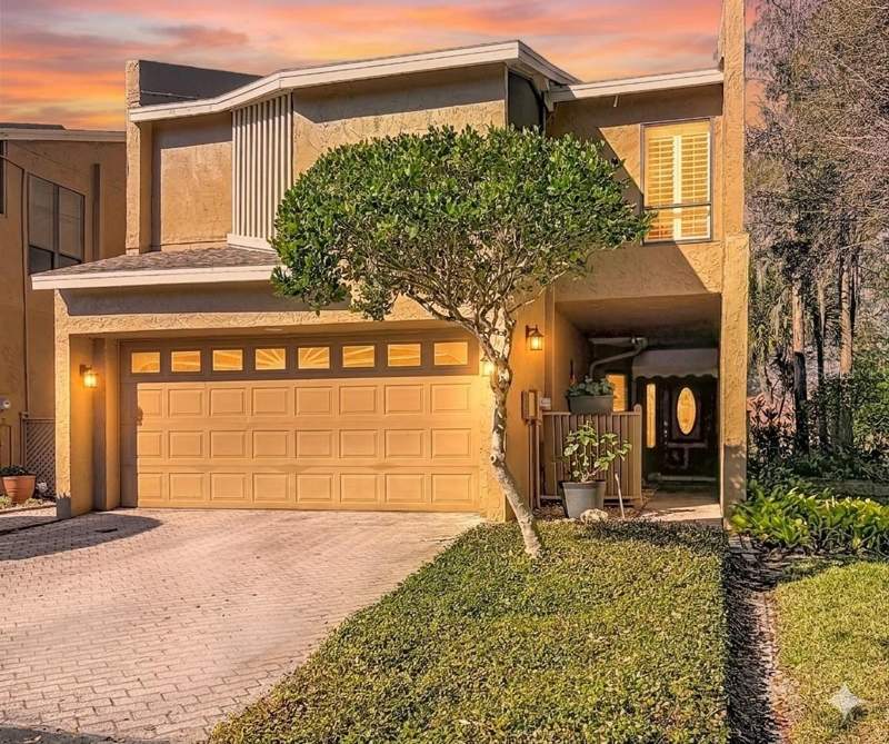Village Cove TownhousesCondos for Sale in Tampa, FL