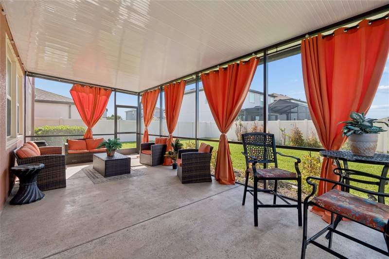 5 bedroom Single Family Residence at 11804 Bluegrass Field Court, Preserve At Pradera - Phase 4, Riverview — photo 4
