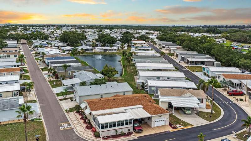 2 bedroom Manufactured Home at 209 S Port Royal Lane, Caribbean Isles Residential Co, Apollo Beach — photo 3