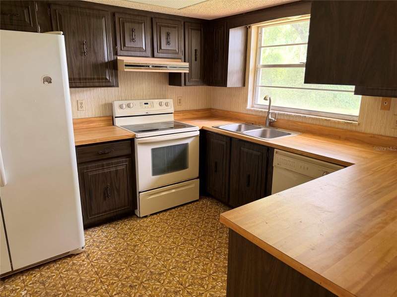 3 bedroom Single Family Residence at 1291 Tivoli Drive, Deltona Lakes Unit 07, Deltona — photo 2