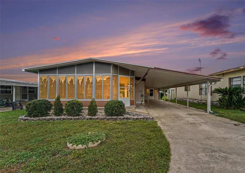 2 bedroom Manufactured Home at 10055 Collingwood Avenue, Dade City, Dade City — photo 1