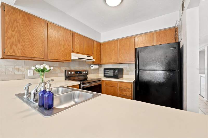 2 bedroom Townhouse at 4431 SW 21st Lane, Marchwood, Gainesville — photo 3