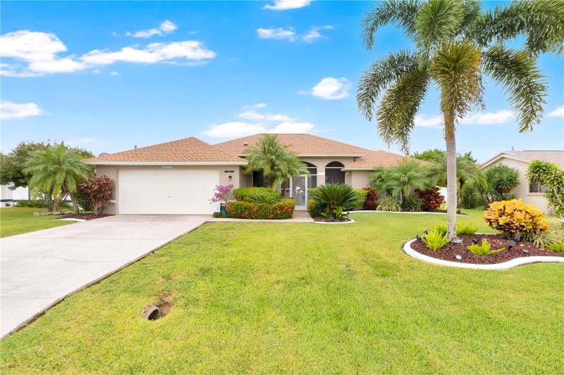 3 bedroom Single Family Residence at 3926 SW 1st Avenue, Cape Coral, Cape Coral — photo 2