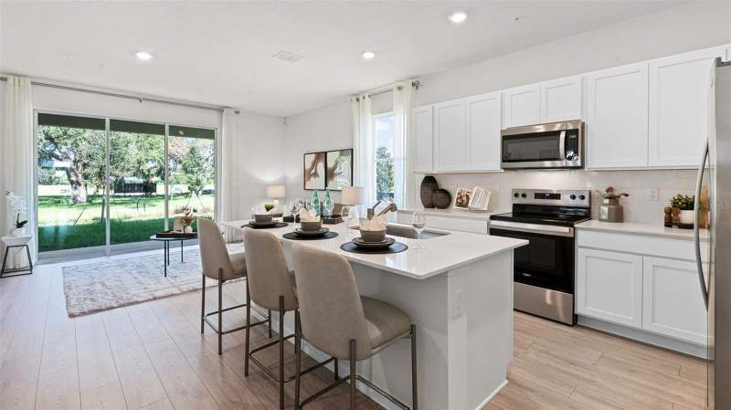 3 bedroom Townhouse at 3558 Chroma Street, Nona West Twnhms, Orlando — photo 2