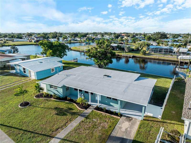 4 bedroom Single Family Residence at 581 Lindley Terrace, Port Charlotte Sec 025, Port Charlotte — photo 1