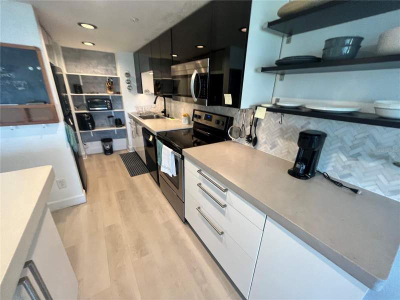 2 bedroom Condominium at 470 3RD STREET #405, BEACON ON 3RD ST THE, ST PETERSBURG — photo 4