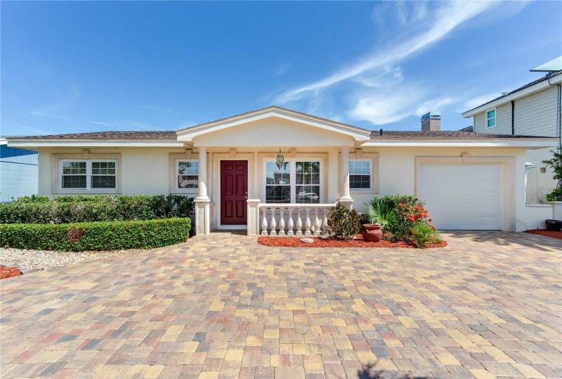4 bedroom Single Family Residence at 324 173rd Avenue, Sunray Beach Homes, North Redington Beach — photo 2