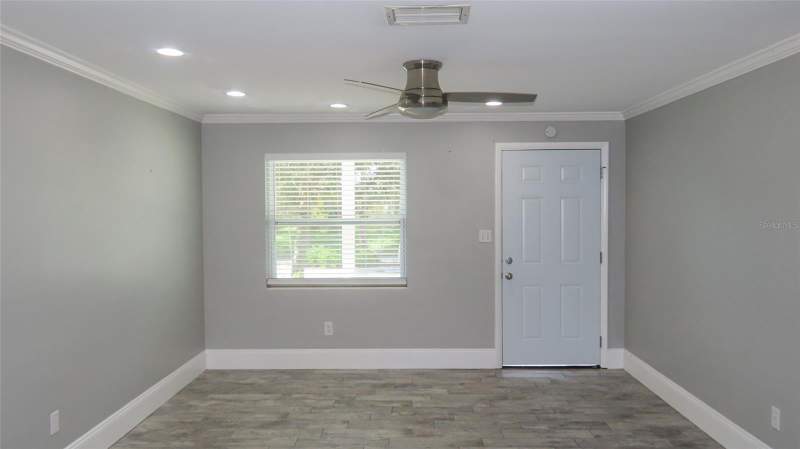 2 bedroom Single Family Residence at 1727 THAMES STREET, BLACKSHIRE ESTATES, CLEARWATER — photo 4