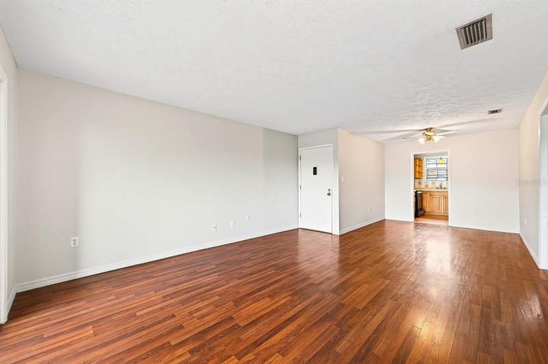 2 bedroom Condominium at 4208 LAKE UNDERHILL ROAD #5D3, PLANTATION APTS ORLANDO, ORLANDO — photo 5