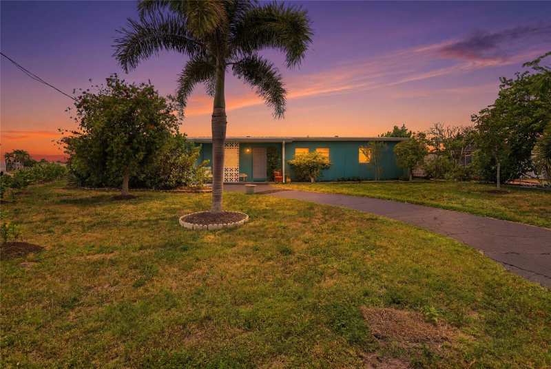 3 bedroom Single Family Residence at 21444 Higgs Drive, Port Charlotte Sec 006, Port Charlotte — photo 1