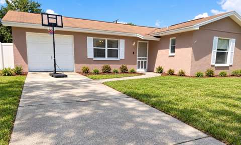 6044 Fauna Lane, $300k–$500k for sale in Apollo Beach