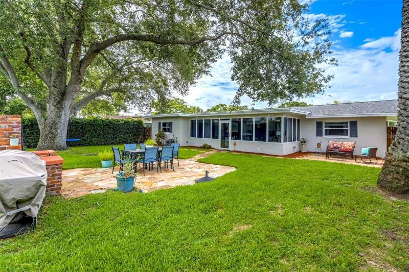 3 bedroom Single Family Residence at 1636 LEISURE DRIVE, WOODRIDGE, CLEARWATER — photo 3