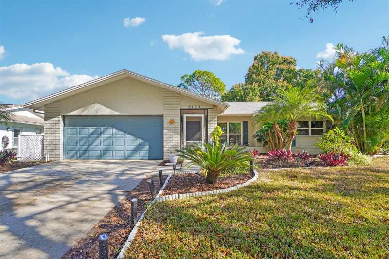 2 bedroom Single Family Residence at 2137 Malcolm Drive, Highland Lakes Unit Six, Palm Harbor — photo 1