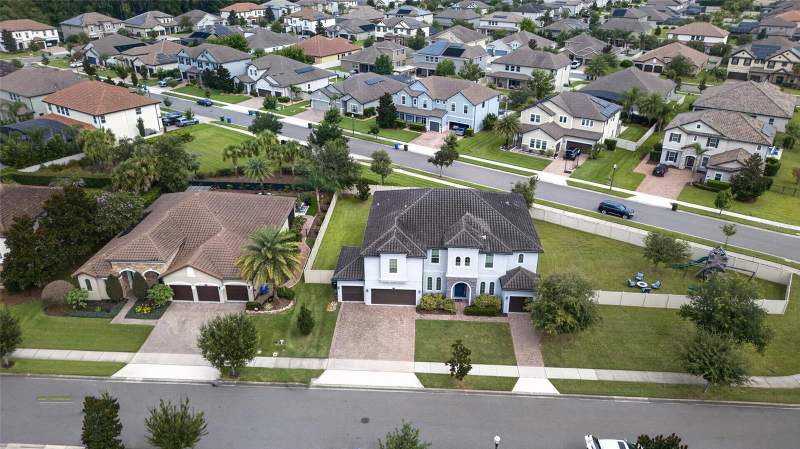 7 bedroom Single Family Residence at 659 Red Haven Lane, Oviedo Gardens - A Rep, Oviedo — photo 3
