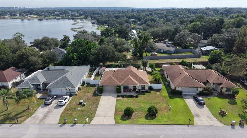 3 bedroom Single Family Residence at 10828 Crescent Ridge Loop, Crescent Ridge Sub, Clermont — photo 2