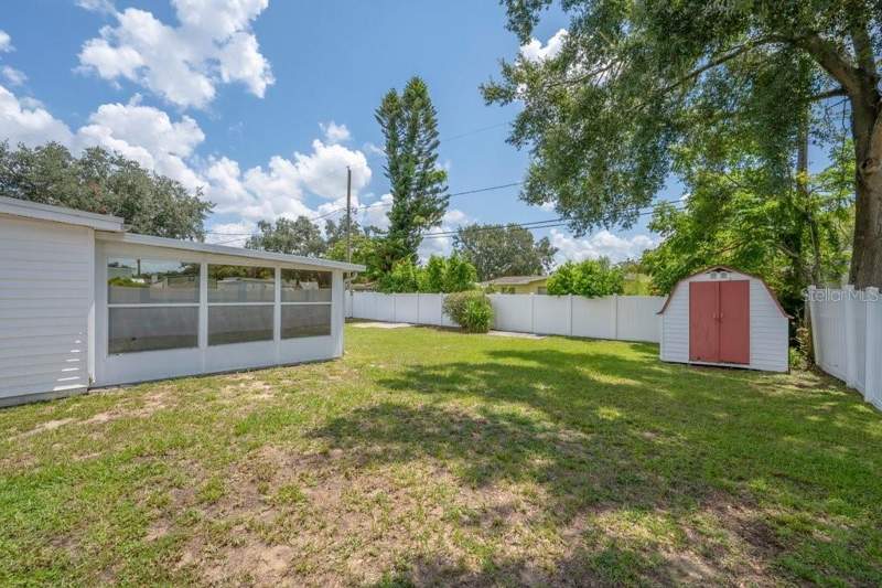 3 bedroom Single Family Residence at 1105 N Parsons Avenue, Brandon Grove Estates Unit 1, Brandon — photo 2