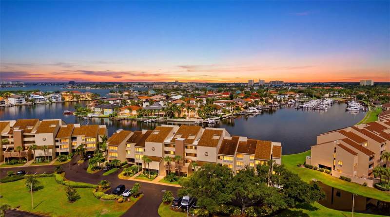 2775 KIPPS COLONY DRIVE #305 home for sale in Kipps Colony at Pasadena Yacht/Country Club Homes for Sale (33707)