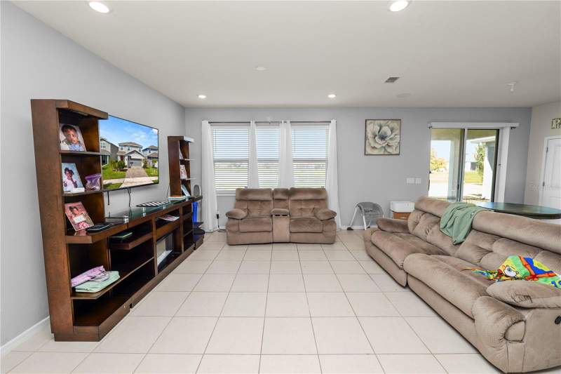 3 bedroom Single Family Residence at 1852 Summer Serenity Drive, Tohoqua Ph 4A, Kissimmee — photo 3