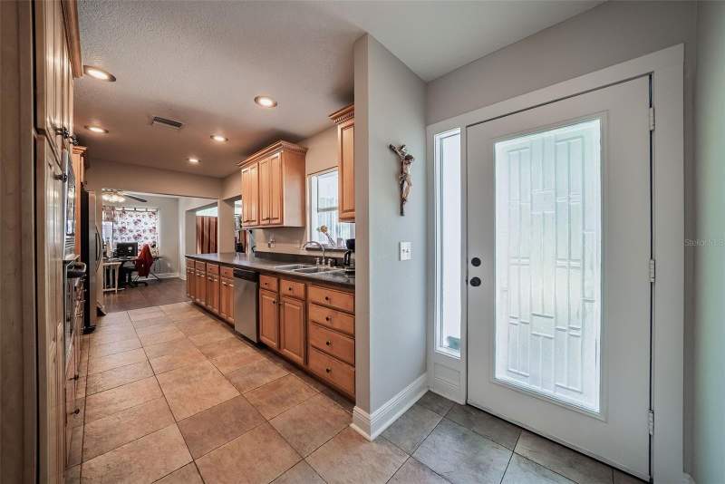 3 bedroom Single Family Residence at 112 Bell Place, Eastgate Sub, Winter Park — photo 4