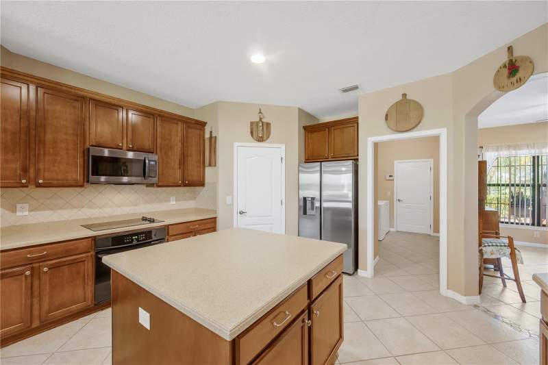 5 bedroom Single Family Residence at 9313 Lisbon Street, Toulon-Phase 2, Seffner — photo 4