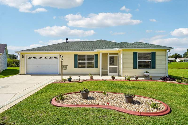 2 bedroom Single Family Residence at 917 Eastmont Court, Villages Of Sumter, The Villages — photo 2