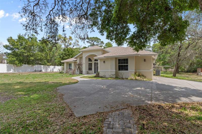 5 bedroom Single Family Residence at 17948 Greensboro Street, Leisure Hills, Spring Hill — photo 3