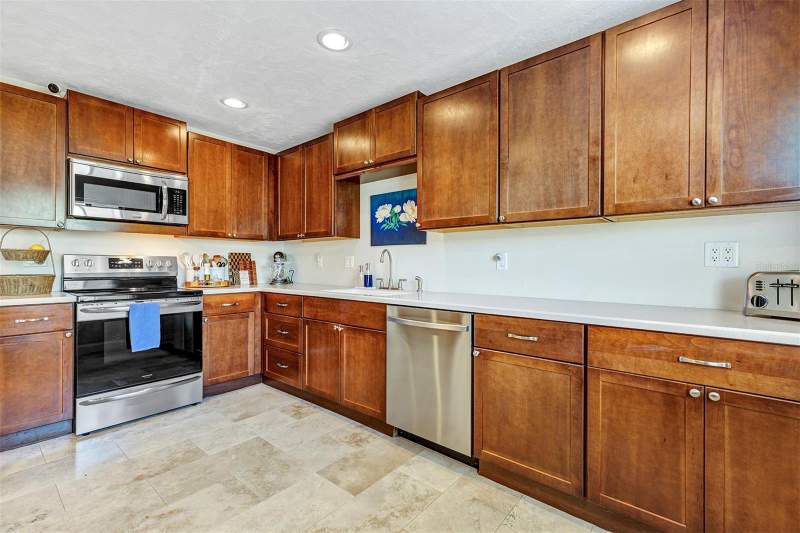 3 bedroom Condominium at 121 CROWN POINT CIRCLE #121, CROWN POINT BY THE SPGS, LONGWOOD — photo 5