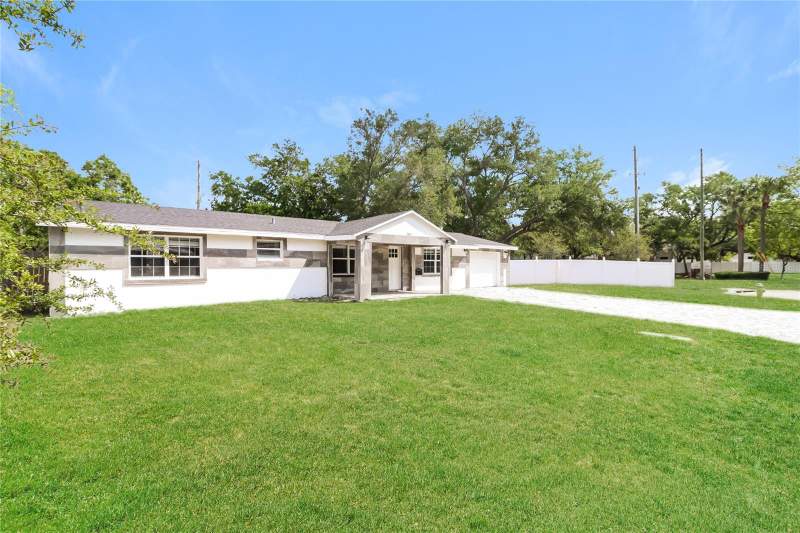 4 bedroom Single Family Residence at 3147 36th Avenue, Ridge Crest, St Petersburg — photo 2
