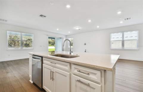5241 Wolf Creek Drive, Apollo Beach FL - photo 7 of 33