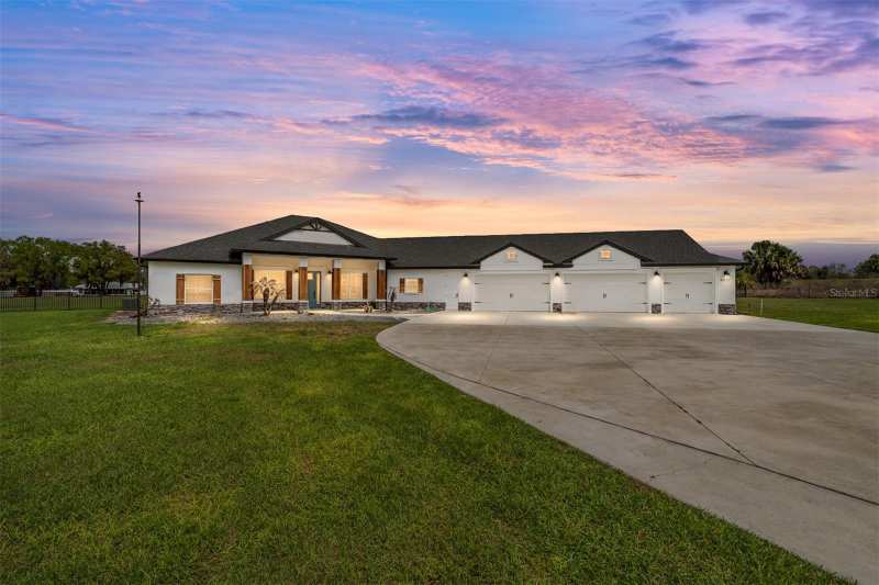 5 bedroom Single Family Residence at 4821 Sunnyside Drive, Fruitland Park Unplatted, Fruitland Park — photo 1