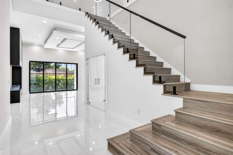 4 bedroom Single Family Residence at 4426 W Euclid Avenue, Bel Mar Unit 3, Tampa — photo 3
