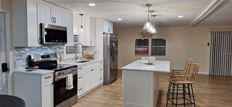 2 bedroom Manufactured Home at 50 Dogwood Court #11, Briar Creek Mobile Home Community I Condo, Safety Harbor — photo 5