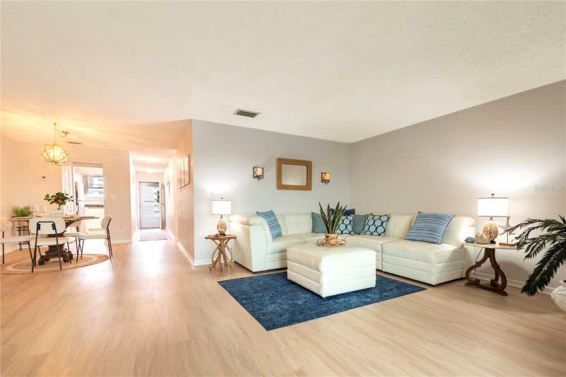1 bedroom Condominium at 5925 Shore Boulevard #405, Town Shores Of Gulfport, Gulfport — photo 1