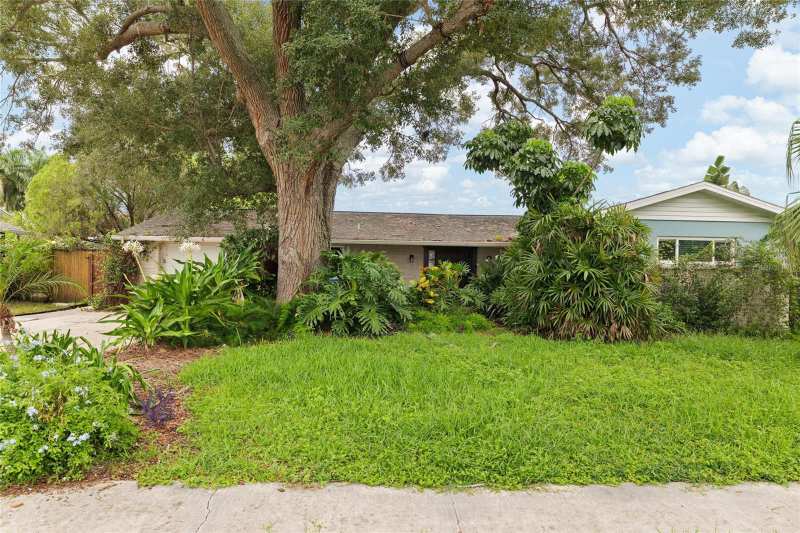 3 bedroom Single Family Residence at 8404 Flagstone Drive, Bay Crest Park Unit 15, Tampa — photo 1