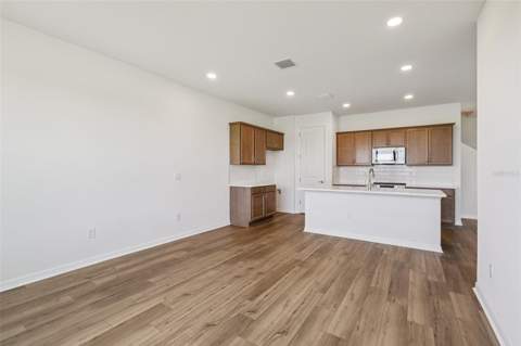 31455 Spanish Mission Road, San Antonio FL - photo 6 of 34