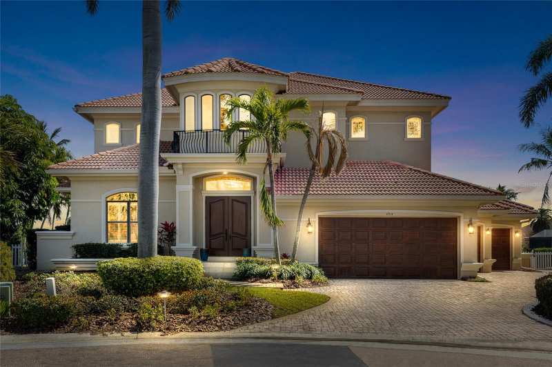 5 bedroom Single Family Residence at 4914 59th Avenue, Bayway Isles, St Petersburg — photo 1