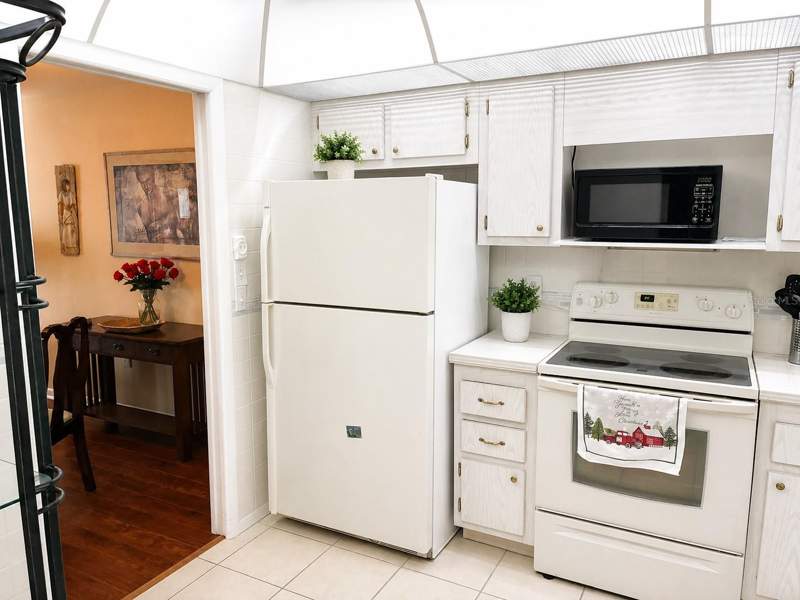 2 bedroom Condominium at 4575 Cove Circle #506, Heritage House The Condo, St Petersburg — photo 5
