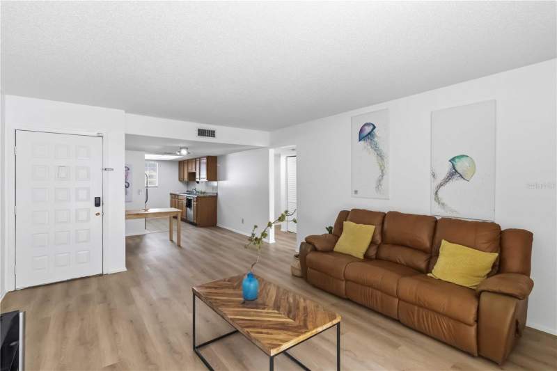 2 bedroom Condominium at 14462 Reuter Strasse Circle #607, Bavarian Village Ph III Con, Tampa — photo 2