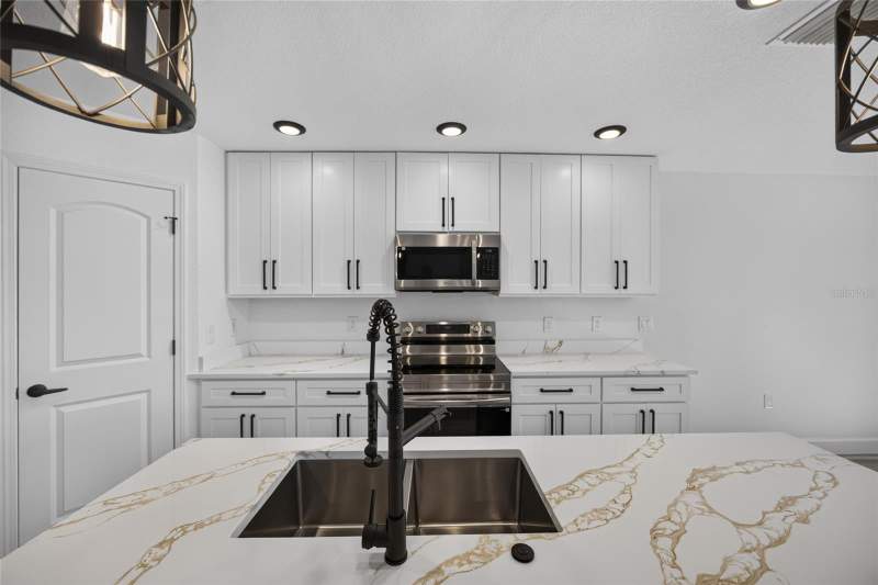 3 bedroom Single Family Residence at 2225 McCarthy Avenue, Lockharts Sub, Sanford — photo 4