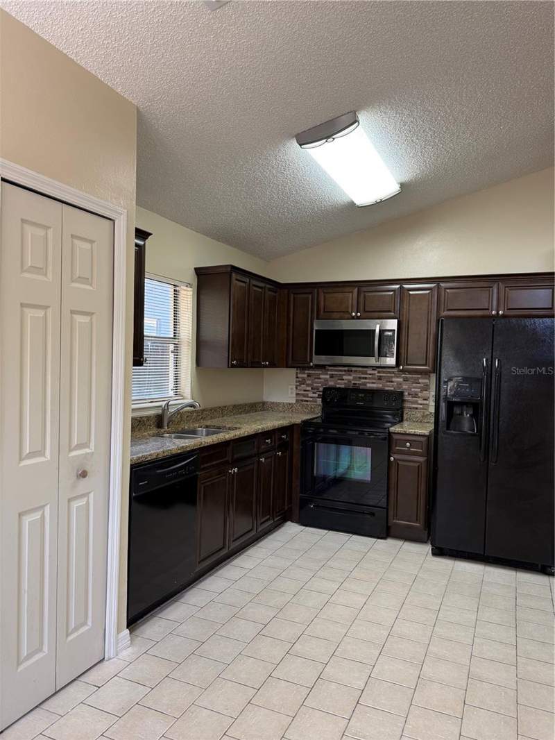 2 bedroom Half Duplex at 776 WOLF CREEK COURT, CIMARRON HILLS, APOPKA — photo 4