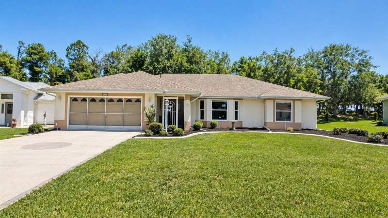 3 bedroom Single Family Residence at 5277 Indian Ocean Loop, Tavares Royal Harbor Ph 02 Lt 179, Tavares — photo 2