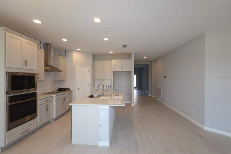 4 bedroom Single Family Residence at 5248 HIGH LINE DRIVE, CENTER LAKE ON THE PARK, ST CLOUD — photo 4