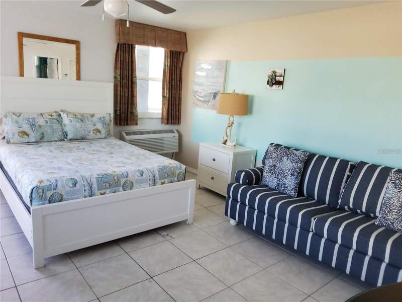 0 bedroom Condo - Hotel at 603 Mandalay Avenue #212, Royal Camelot Resort Condo, Clearwater — photo 4