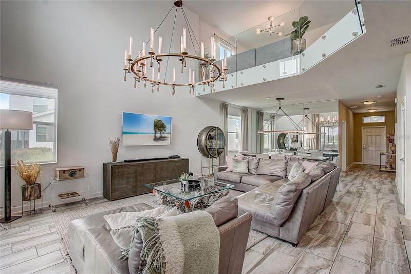 5 bedroom Single Family Residence at 4761 Kings Castle Circle, Storey Lake, Kissimmee — photo 5